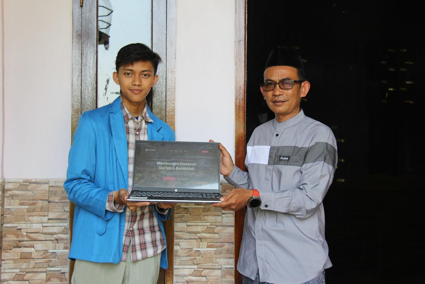 Mahasiswa TI UNPAM Kembangkan SIDATA untuk Pesantren Darut Tafsir
