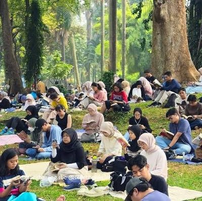 Teman Baca di Taman